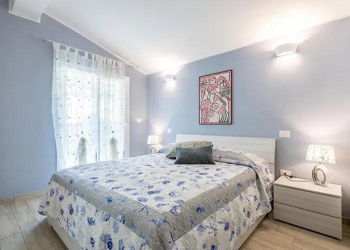 Ibiscus Rosa 2 Casa vacanze Marongiu